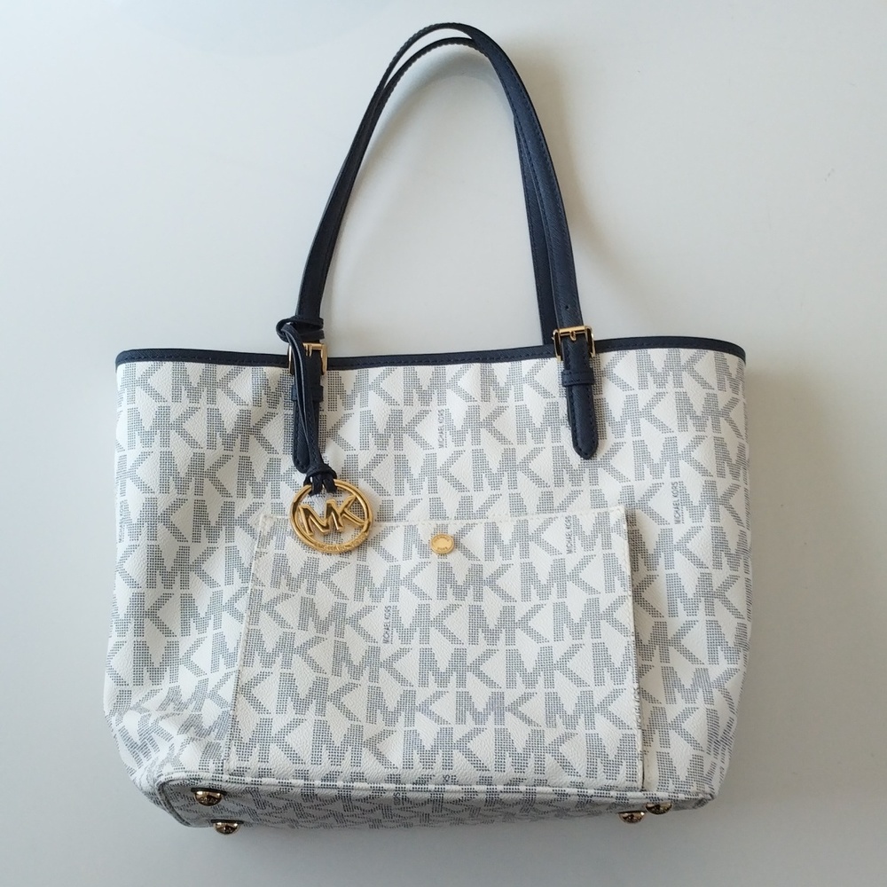 CHEAP PRICE! WOW! Michael Kors Purse